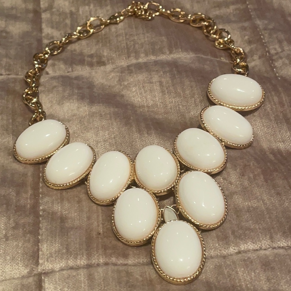 Chunky White V Statement Necklace - Picture 7 of 7